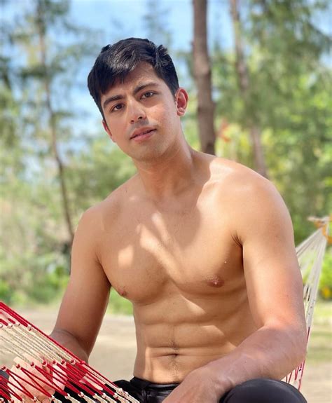derrick monasterio titi|Derrick still wants Elle for his next leading lady .